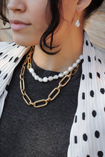 Load image into Gallery viewer, Gold Plated Links Chain Freshwater Pearls Choker, Chunky Pearls Choker ,Topaz Jewelry
